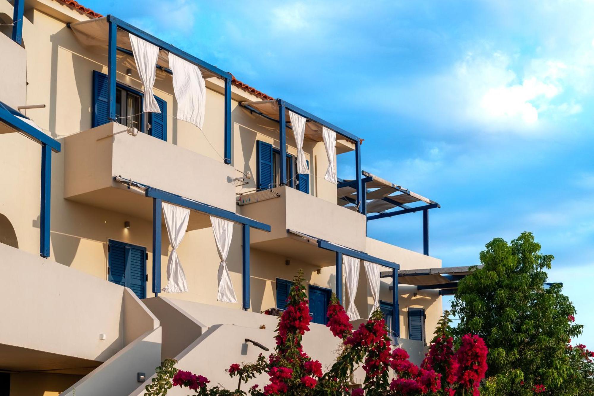 Agnadi Blue Apartments Diakofti Exterior foto